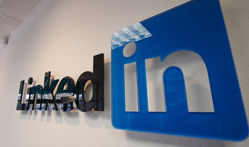 Nowości dla stron firmowych w LinkedIn: targetowanie statusów i więcej statystyk
