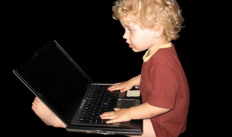 Czy dziecko powinno być częścią społeczności internetowej?