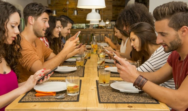 Koniec z kolejkami po stolik w restauracji? Google Search pomoże