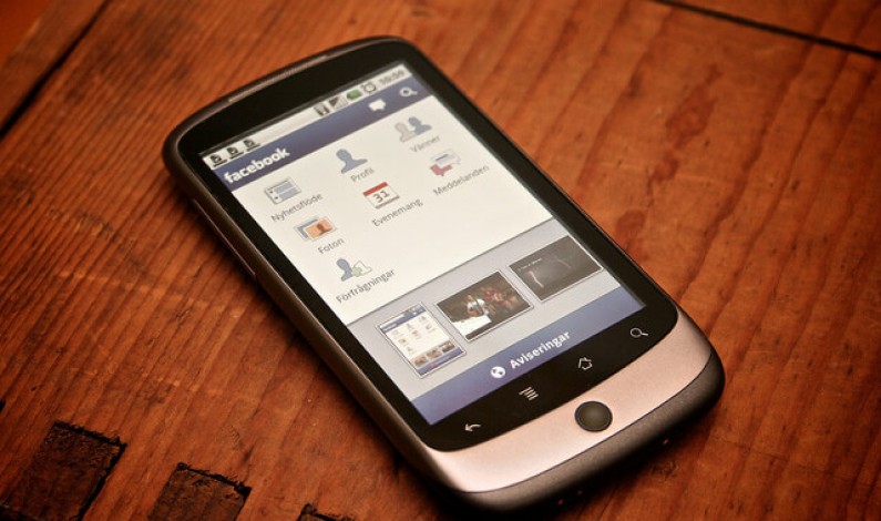 Facebook szykuje niespodziankę. Będzie facebookowy telefon czy system operacyjny?