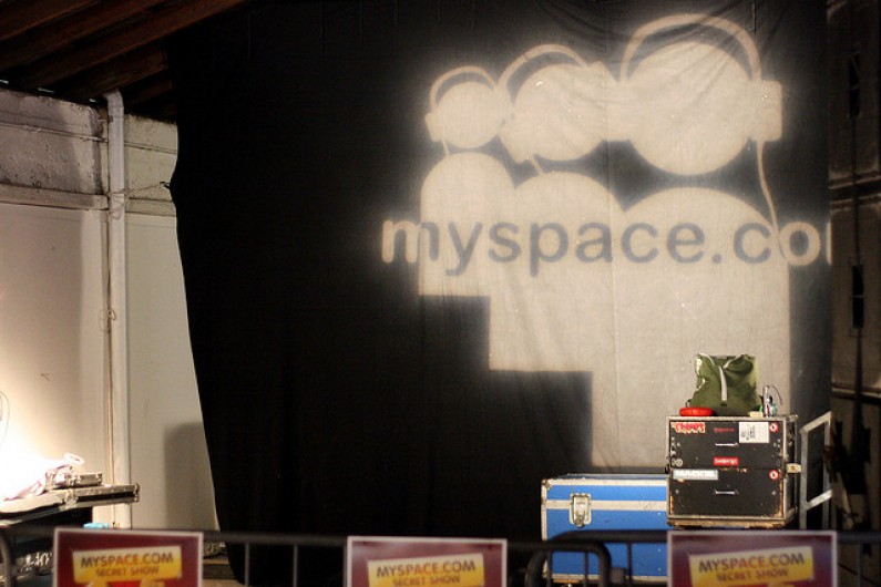 MySpace: Rośnie zarówno ruch w serwisie, jak i jego straty