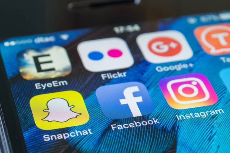 Instagram pokona Snapchata w walce o nowych użytkowników?