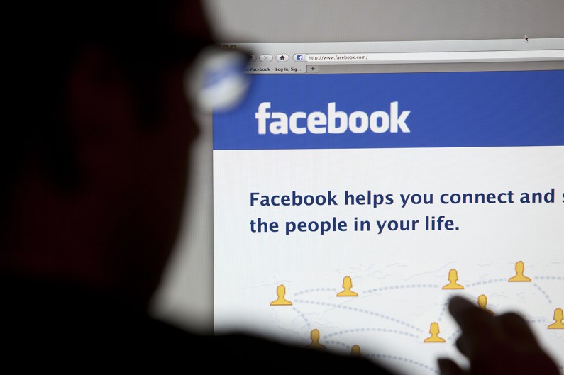 Użytkownicy Facebooka spędzają mniej czasu w serwisie