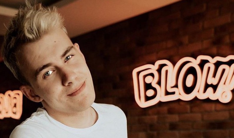 Pierwszy w historii polskiego YouTube’a twórca z 4 milionami subskrypcji. Jest nim Blowek