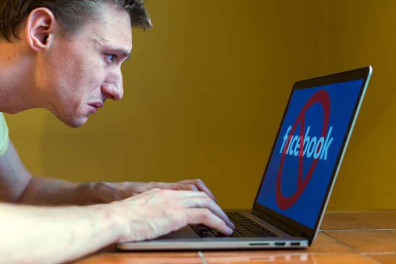 Facebook blokuje osoby zgłaszające fałszywe konta