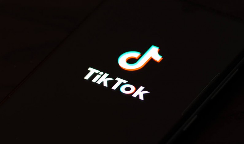 Automatyczne odpowiedzi dla kont biznesowych, czyli nowa opcja TikToka