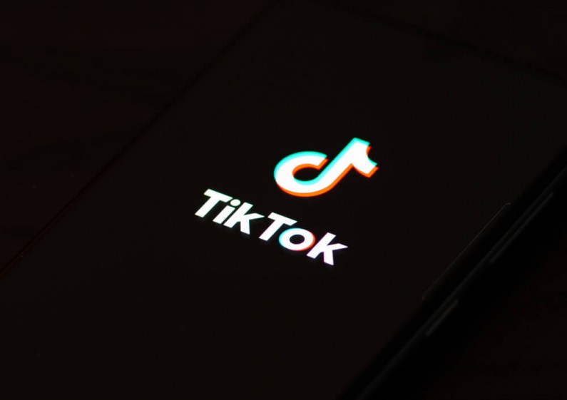 Automatyczne odpowiedzi dla kont biznesowych, czyli nowa opcja TikToka