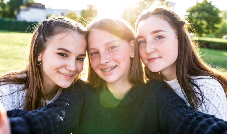 Youtuberka, instagramerka oraz tiktokerka. Co chciałyby zawodowo robić polskie nastolatki?