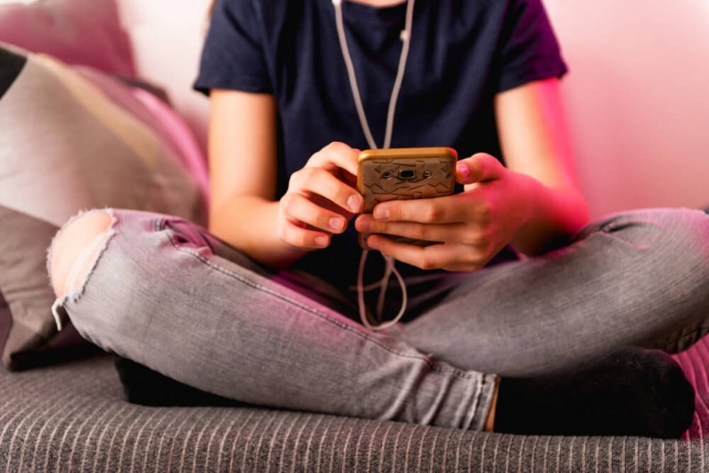TikTok przeprowadził badania na temat bezpieczeństwa nastolatków w sieci i wprowadził zmiany