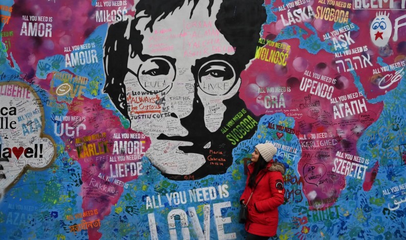 Utwór Johna Lennona zabrzmiał w polskich stacjach radiowych w geście solidarności z Ukrainą