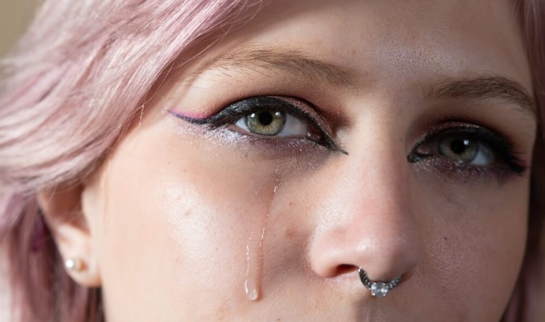 Moda na płacz? Oto wiralowy challenge na TikToku oraz filtr Snapchata, który doprowadzi Was do łez