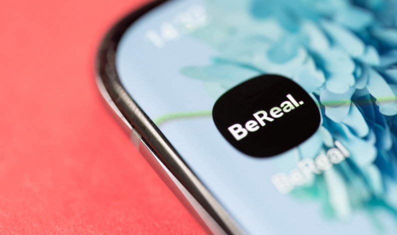 BeReal – co warto wiedzieć o tej aplikacji?