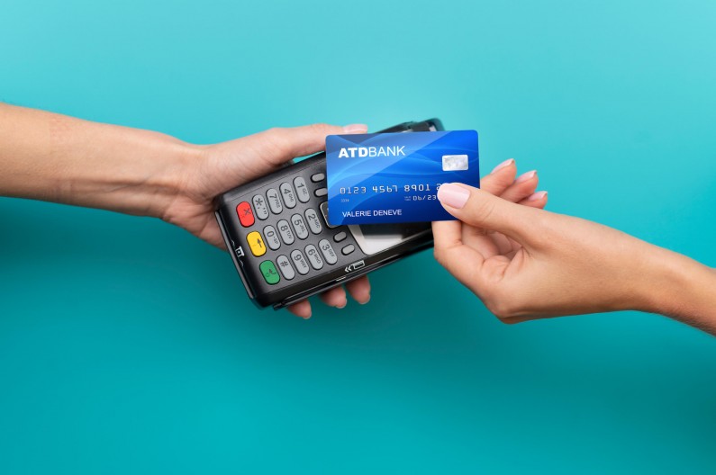 Jak umiejętnie korzystać z karty kredytowej?