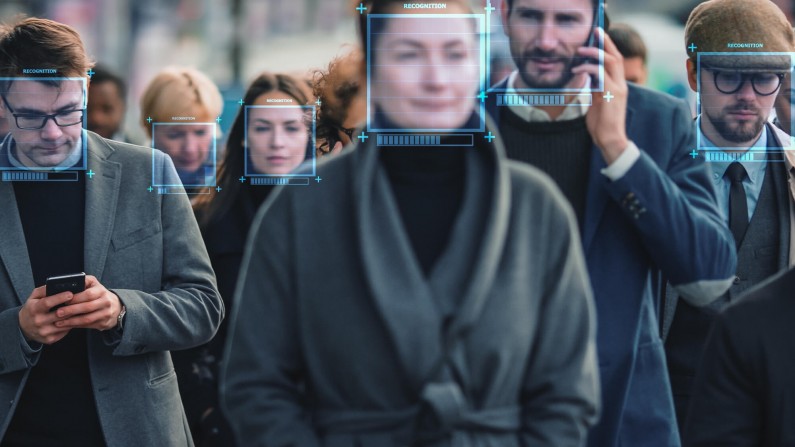 Parlament Europejski przyjął nowe przepisy regulujące sztuczną inteligencję