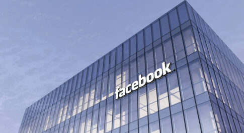 Budynek z logo Facebooka