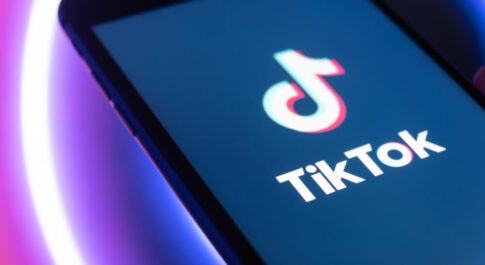 TikTok aplikacja na smartfonie