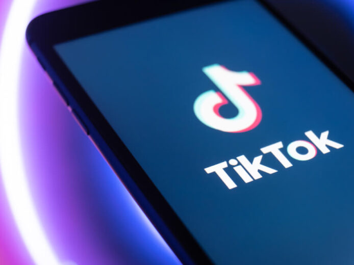 TikTok usunął ponad 102,3 mln filmów. Oto najnowszy raport aplikacji dotyczący szkodliwych treści 