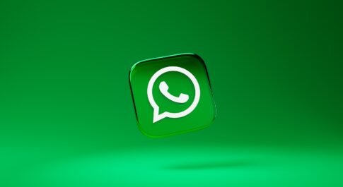 WhatsApp logo aplikacji na zielonym tle