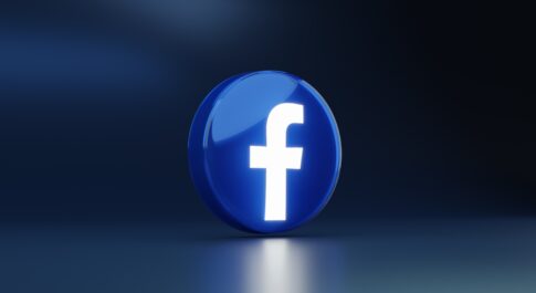 ikona Facebooka na ciemnym tle